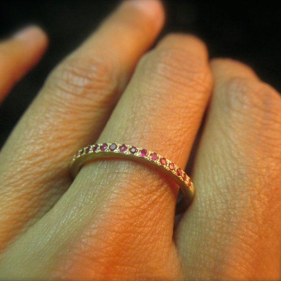 Ruby ring. 14K yellow gold ring set with 15 Ruby. - Picture 1 of 15